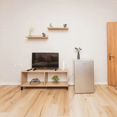 New At New Bazaar - Center Apartment