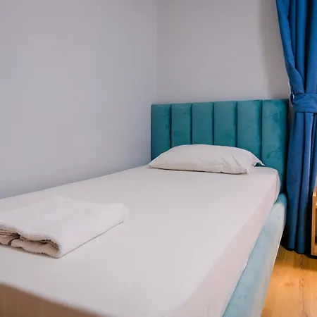 - Steps Form New Bazaar * Tiran