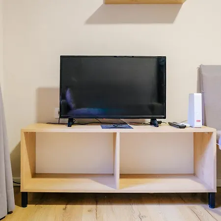 아파트 - Steps Form New Bazaar 티라나