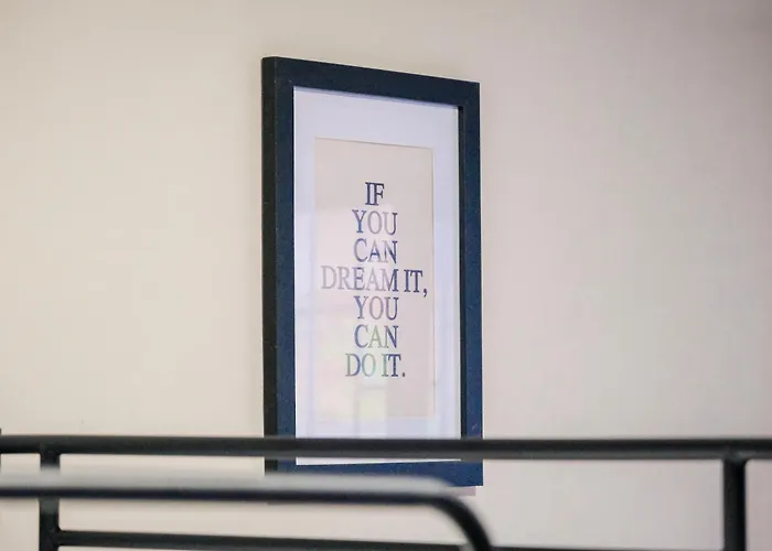 아파트 - Steps Form New Bazaar 티라나